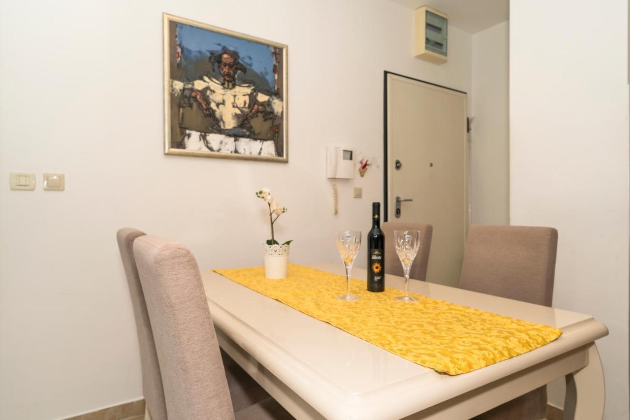 Luxury 1 Bedroom App Center&Balcony Free Parking Split Bagian luar foto