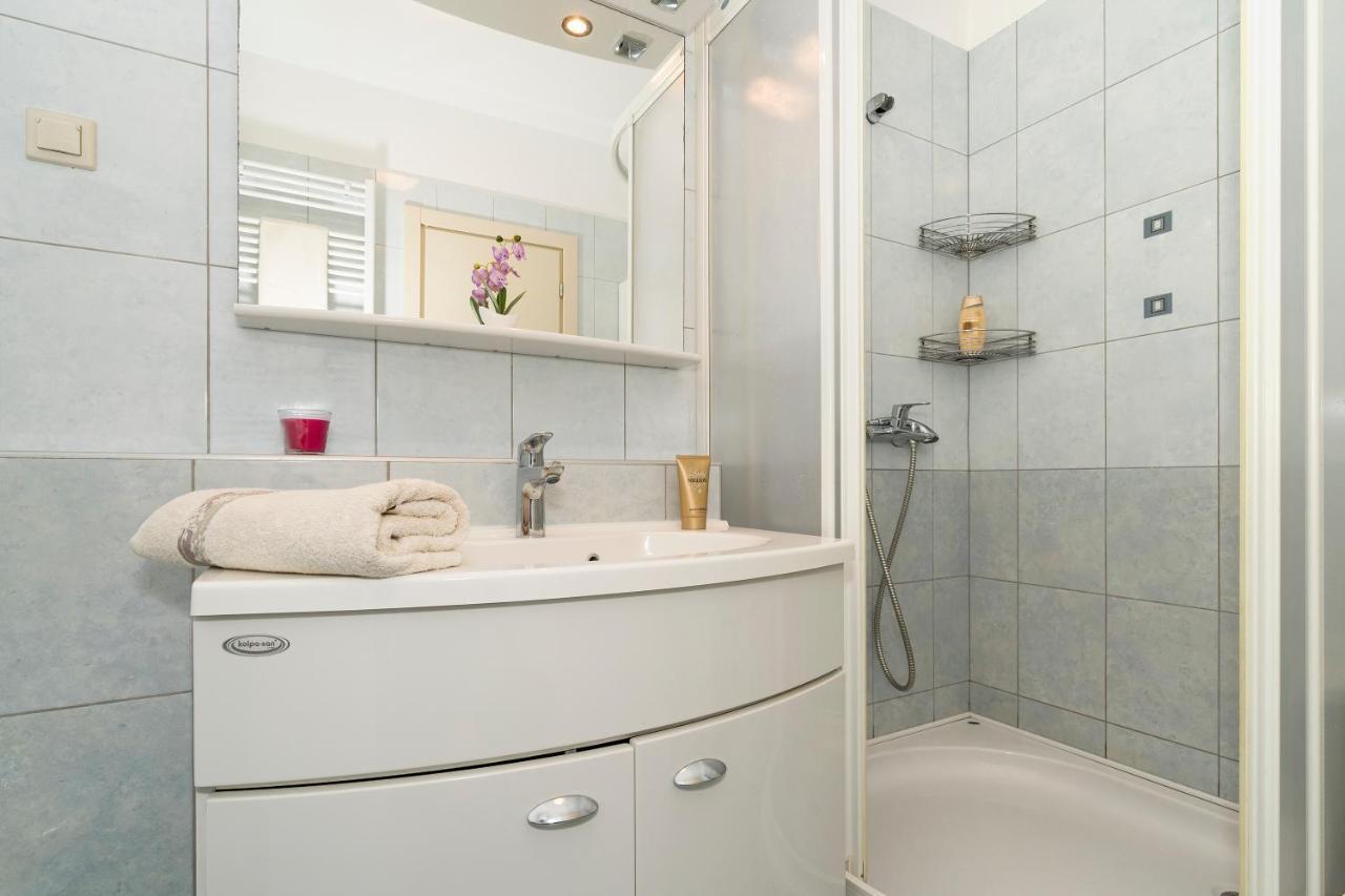 Luxury 1 Bedroom App Center&Balcony Free Parking Split Bagian luar foto